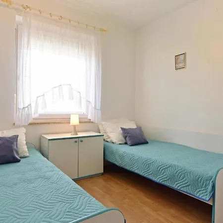 In With Balcony, Wifi 819-8 * פורץ